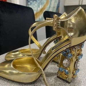 100% Authentic Dolce & Gabbana Gold Heels Size 39